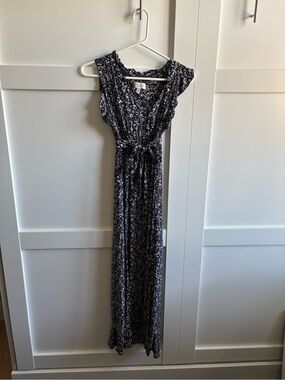 Floral Ruffled Sleeve Maxi Dress in Navy and White